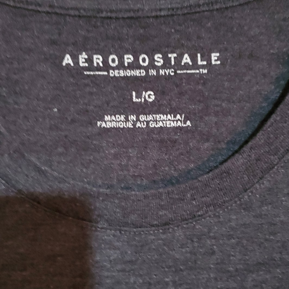 Aeropostale Beautiful Bird with Feathers T-shirt - Picture 2 of 3